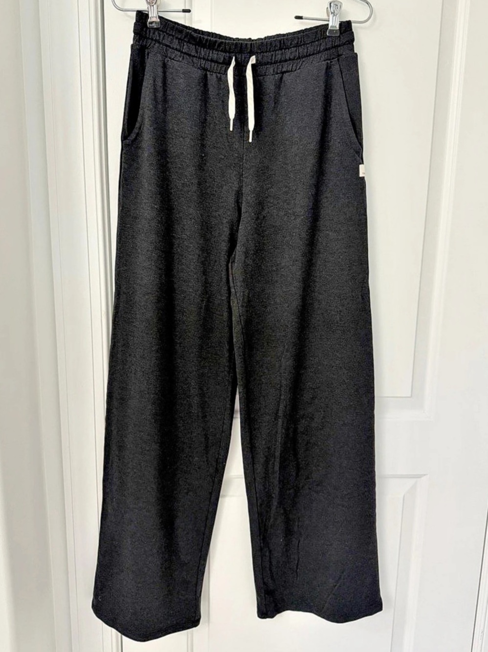 Vuori Halo Essential Wideleg Pant, Black Heather, Small